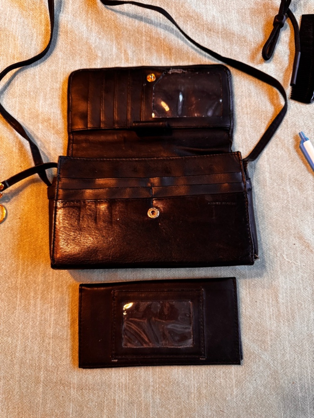 Black Genuine Leather Travel Wallet Clutch/Shoulder Bag - Picture 6 of 8